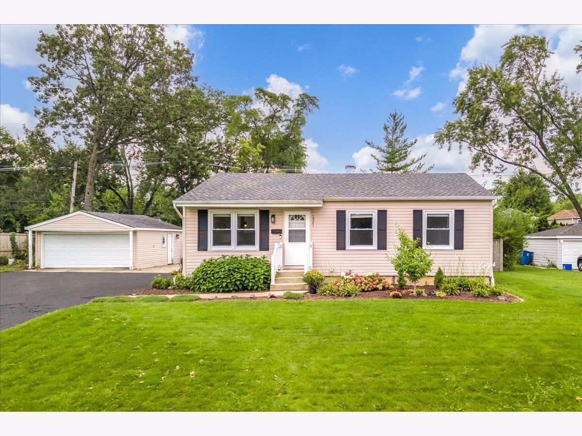  For Sale Woodridge Illinois, 2921 Everglade Avenue