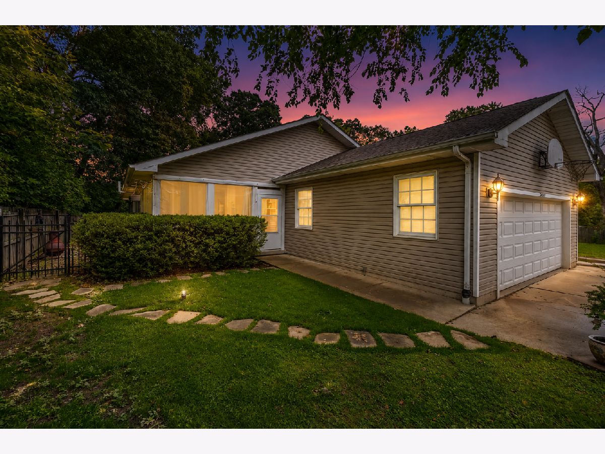  For Sale Round Lake Illinois, 34439 Hickory Lane