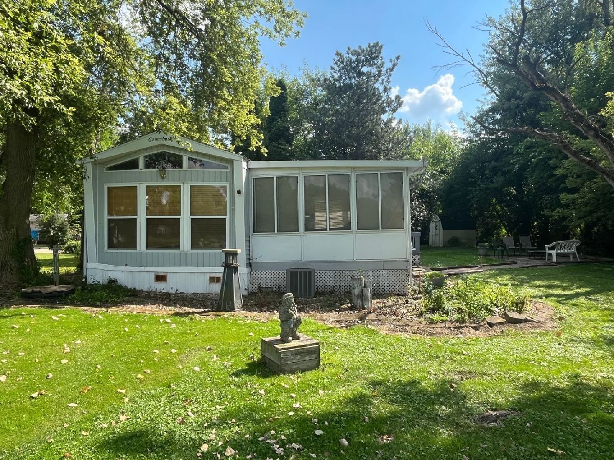  For Sale Mchenry Illinois, 1009 Bay Road