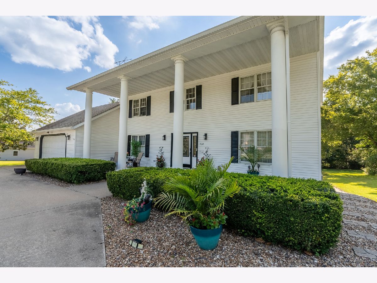  For Sale Carbondale Illinois, 100 Oakview Road