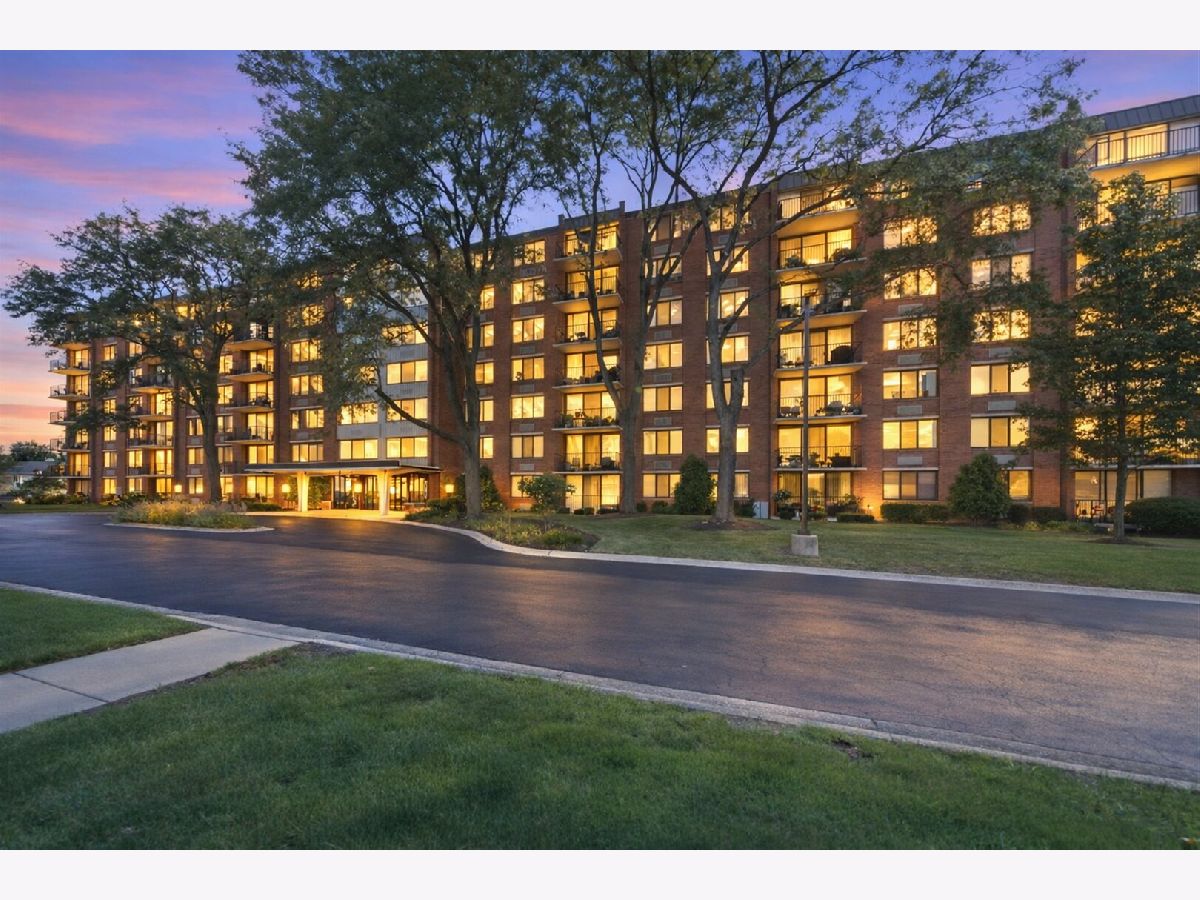  For Sale Lombard Illinois, 2000 Saint Regis Drive