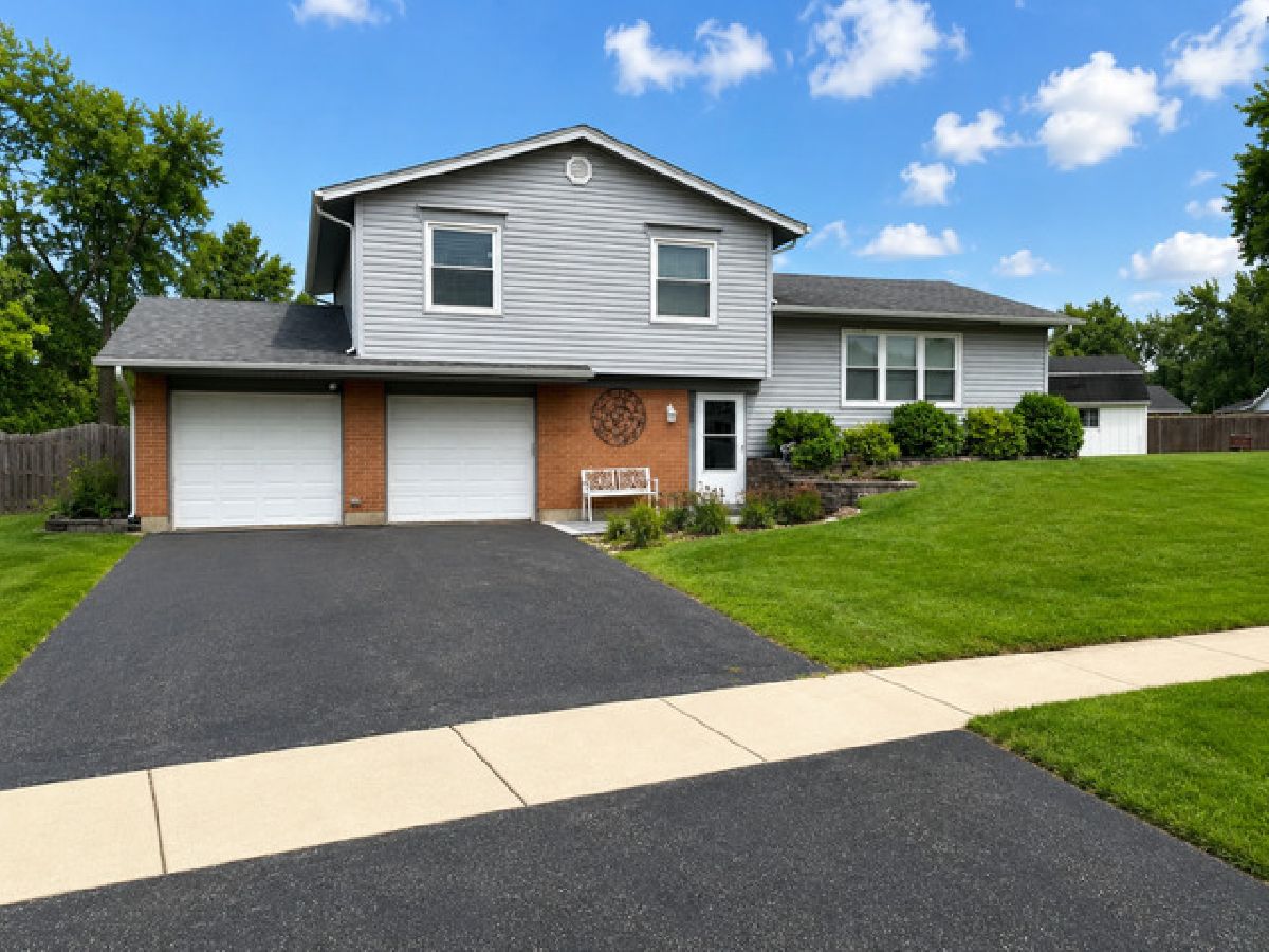 Homes & Condos & Townhomes For Rent Winston Woods Bolingbrook Illinois, 425 Ardglass