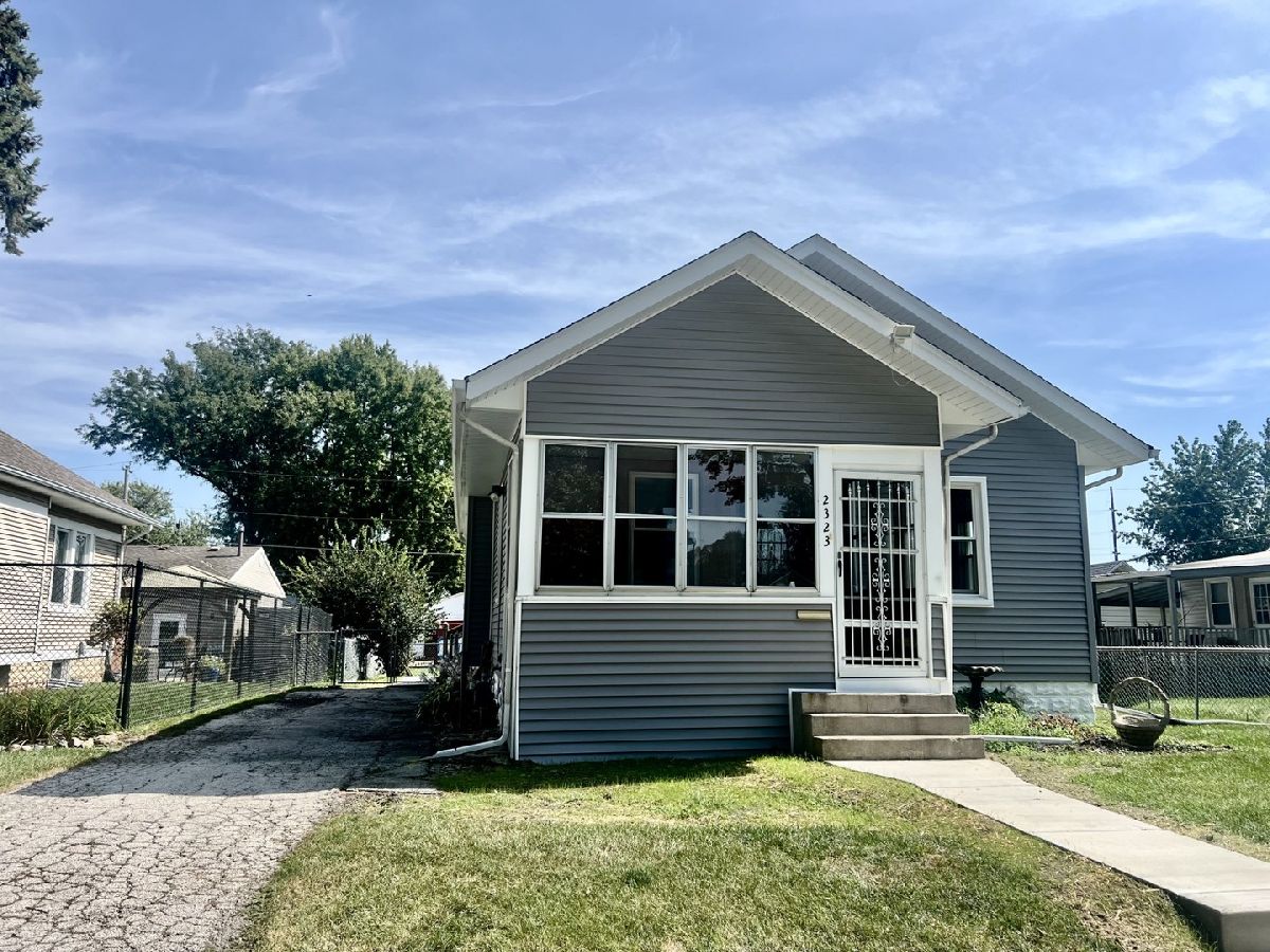 Homes For Sale West Park Add Davenport Iowa, 2323 Jackson Avenue