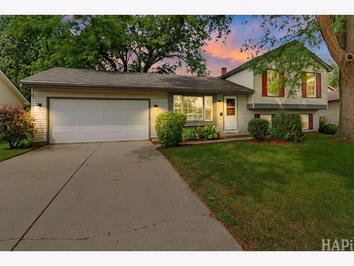  For Sale Mchenry Illinois, 5014 Greenbrier Drive