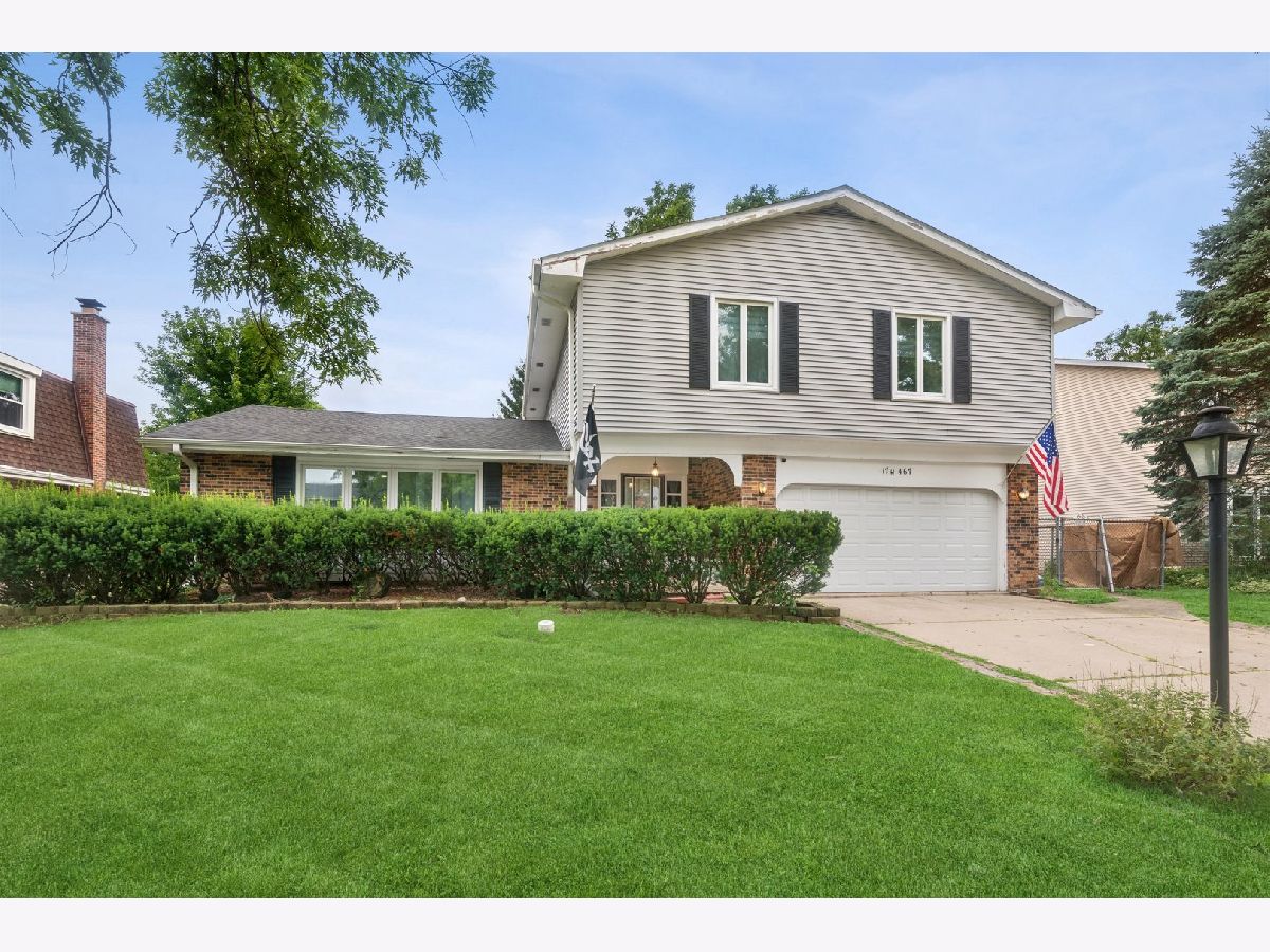 Homes & Condominiums For Sale Hinswood Darien Illinois, 17W467 Portsmouth Drive