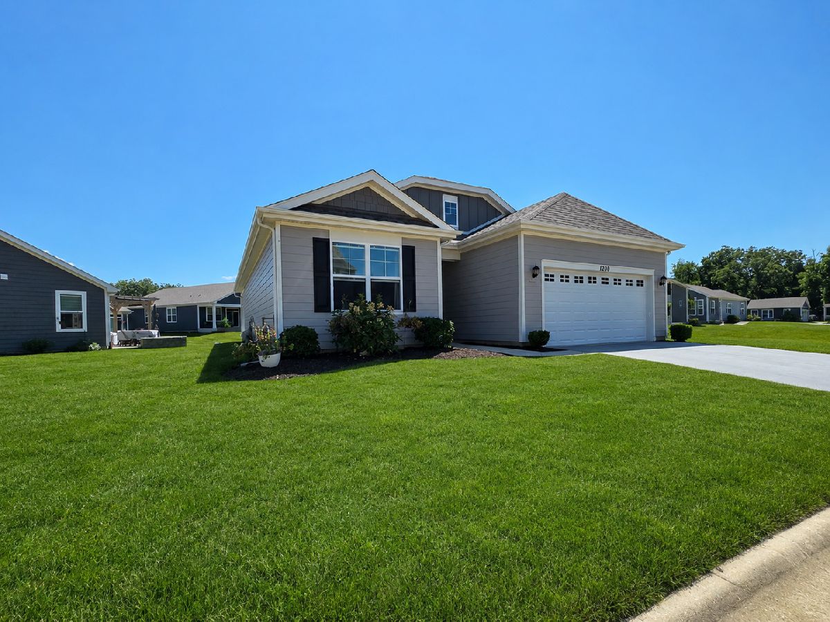  For Sale Woodstock Illinois, 1200 Redtail Circle