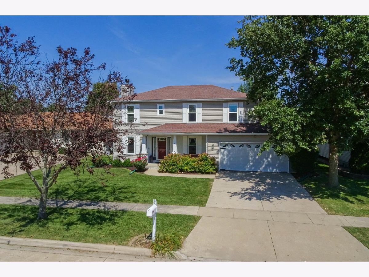 Homes & Condos & Townhomes For Sale Old Farm Lakes Bloomington Illinois, 4 Lexis Court