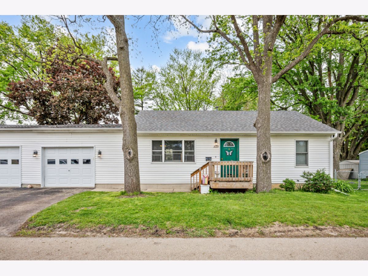  For Rent Sycamore Illinois, 223 Ellen