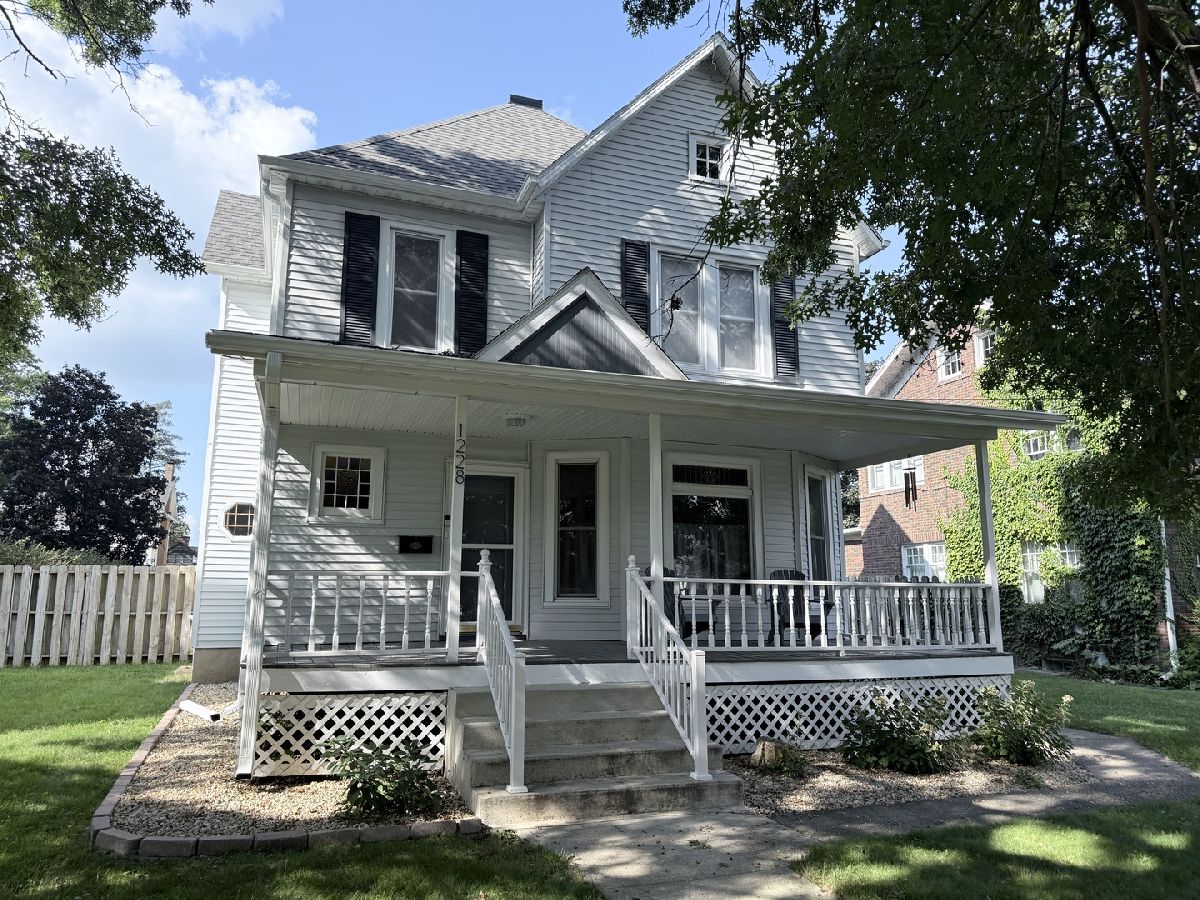  Sold Freeport Illinois, 1228 Lincoln