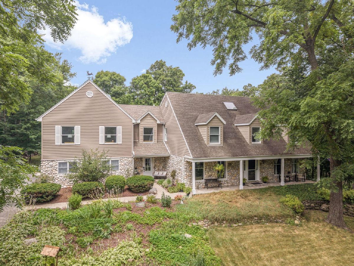  For Sale Woodstock Illinois, 8310 Mason Hill Road