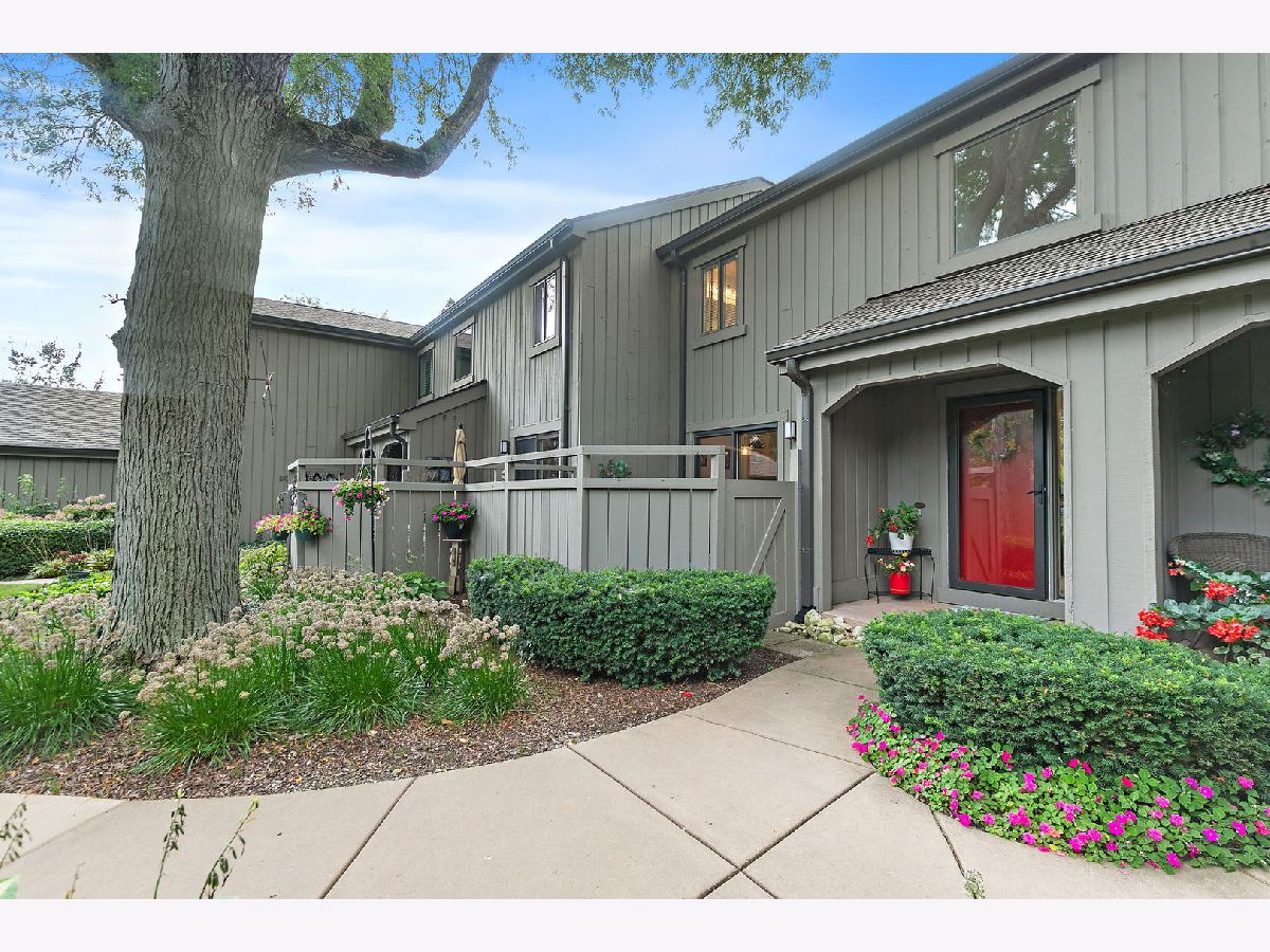  For Sale Lake Barrington Illinois, 404 Shoreline Road