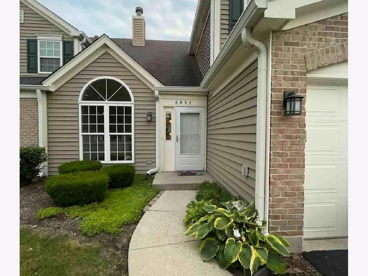  For Sale Gurnee Illinois, 6865 Hampton Circle
