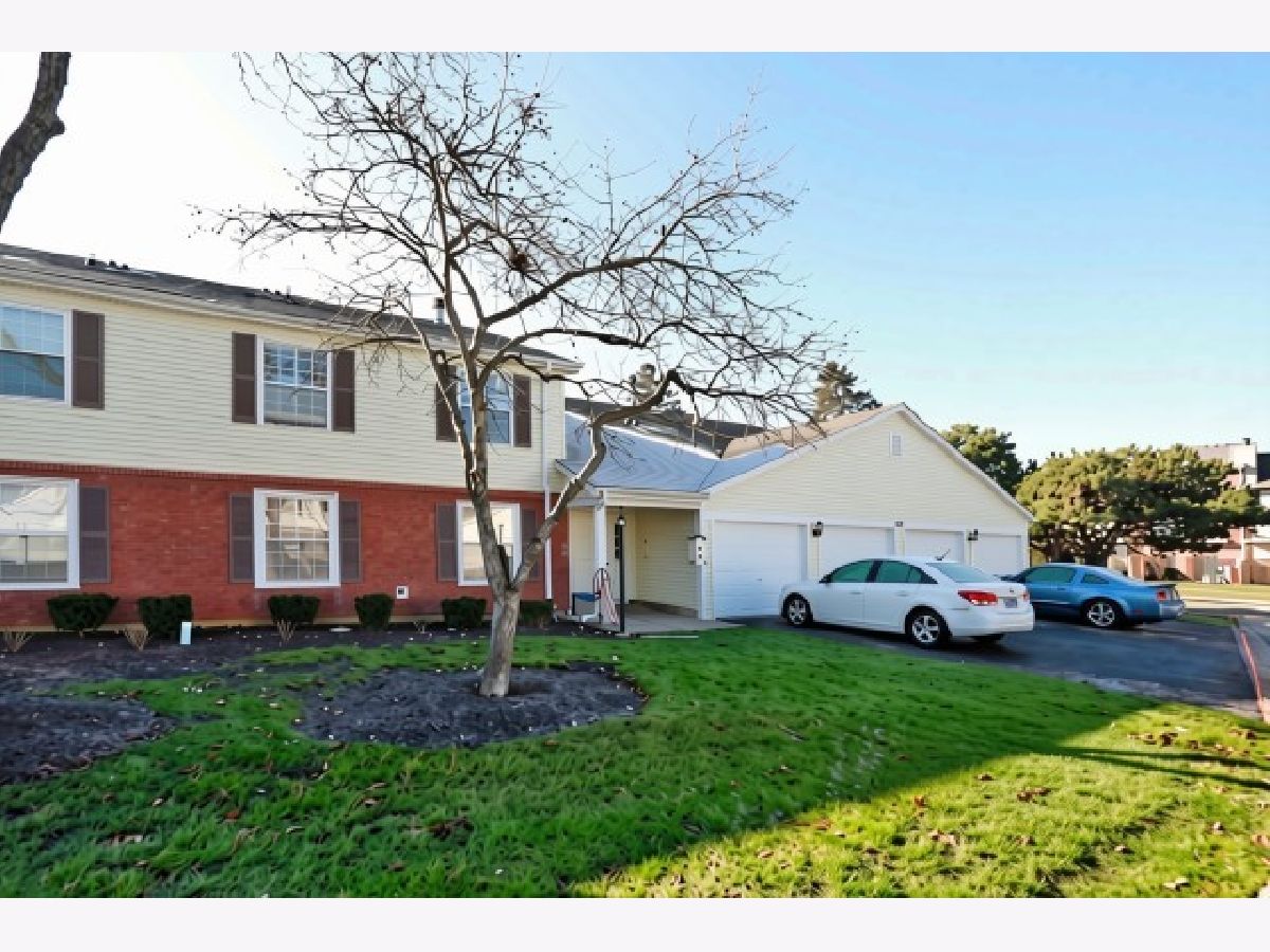  For Sale Bartlett Illinois, 675 Greenfield Court