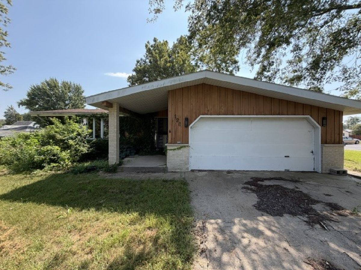  For Sale Essex Illinois, 120 Pacific Street