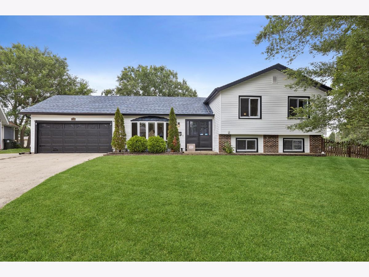  For Sale Hanover Park Illinois, 5701 Bedford Court