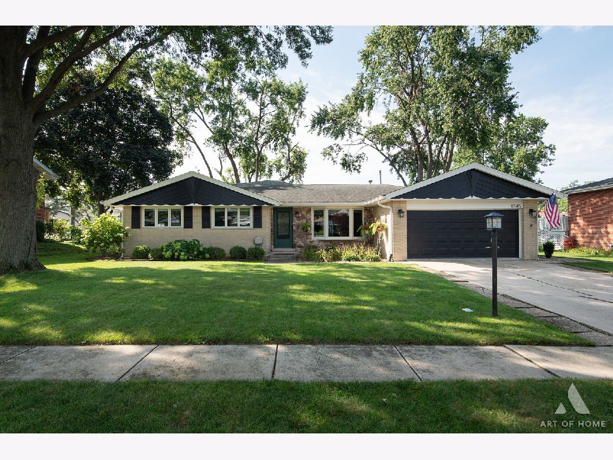 Homes For Sale Villa West Orland Park Illinois, 8545 Walnut Avenue