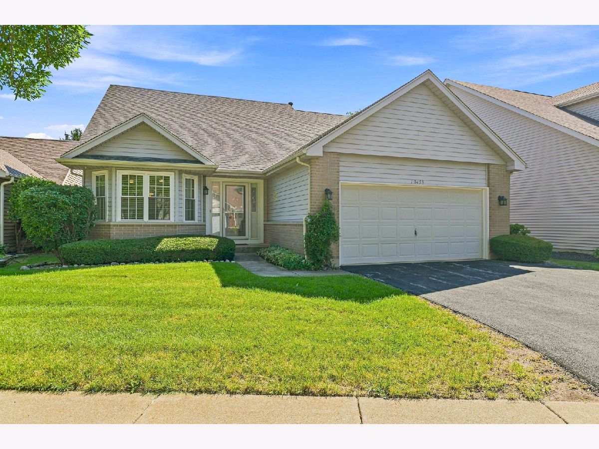 Townhomes & Condos & Homes For Sale Carillon Plainfield Illinois, 13453 Redberry Circle