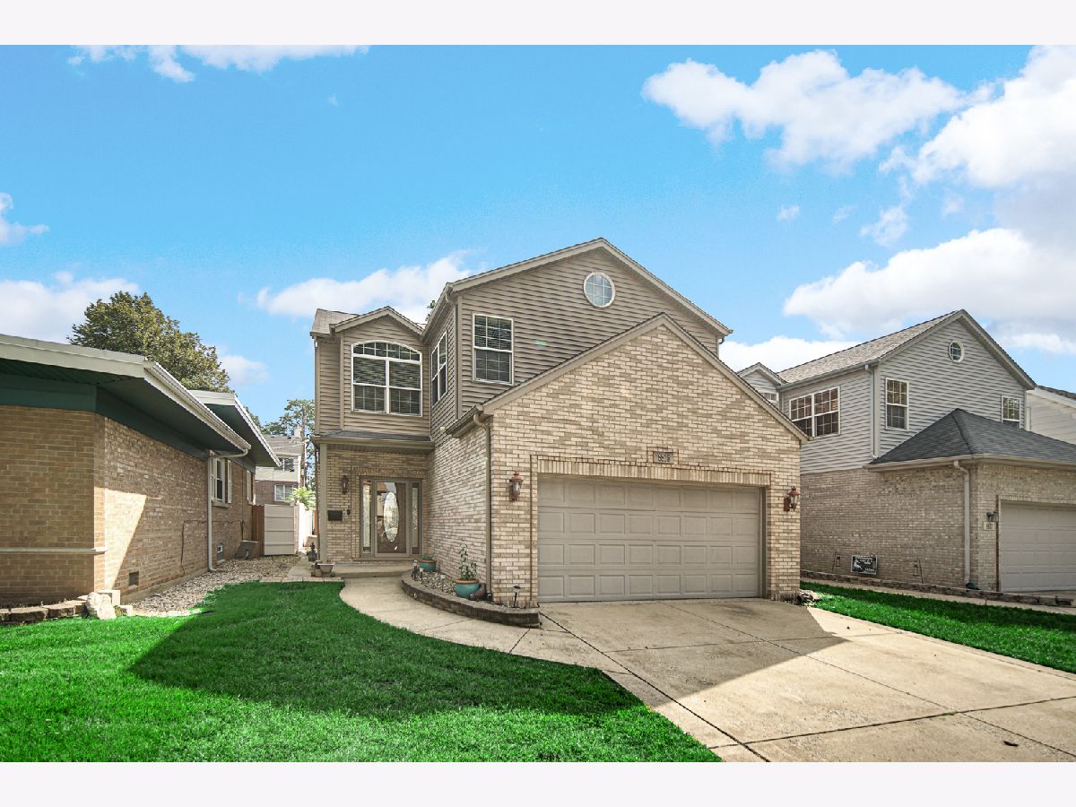  For Sale Evergreen Park Illinois, 8815 Talman Avenue