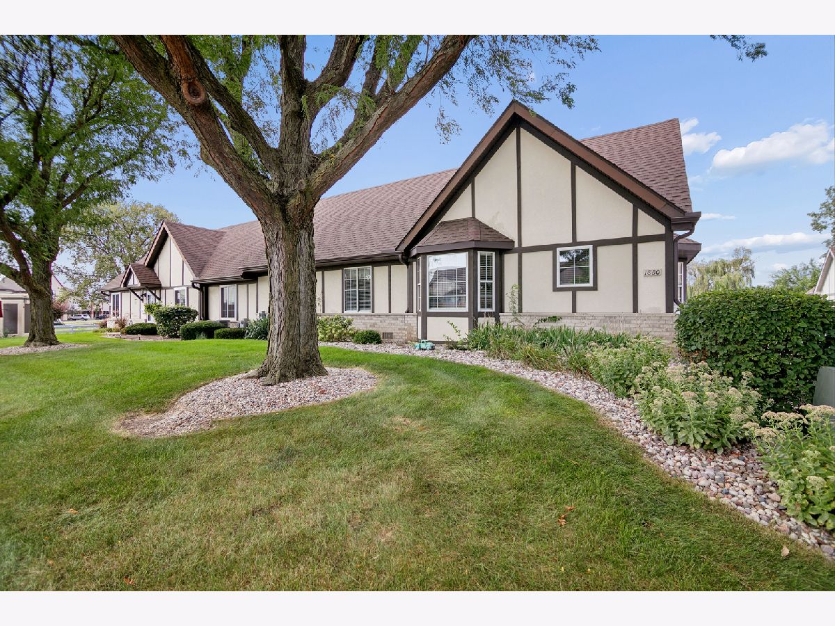 Townhomes For Sale Willow Falls Crest Hill Illinois, 1880 Willow Circle Drive