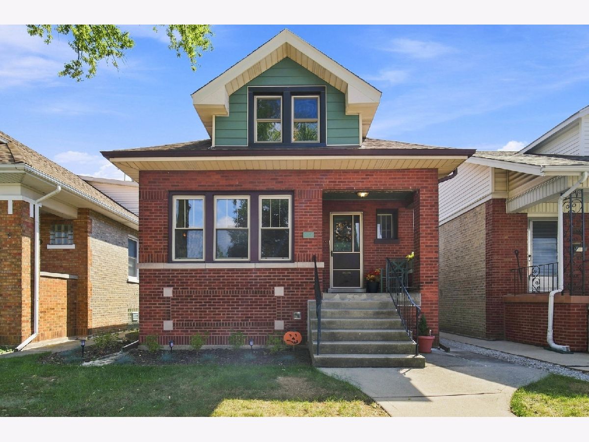  For Sale Chicago Illinois, 5941 Waveland Avenue