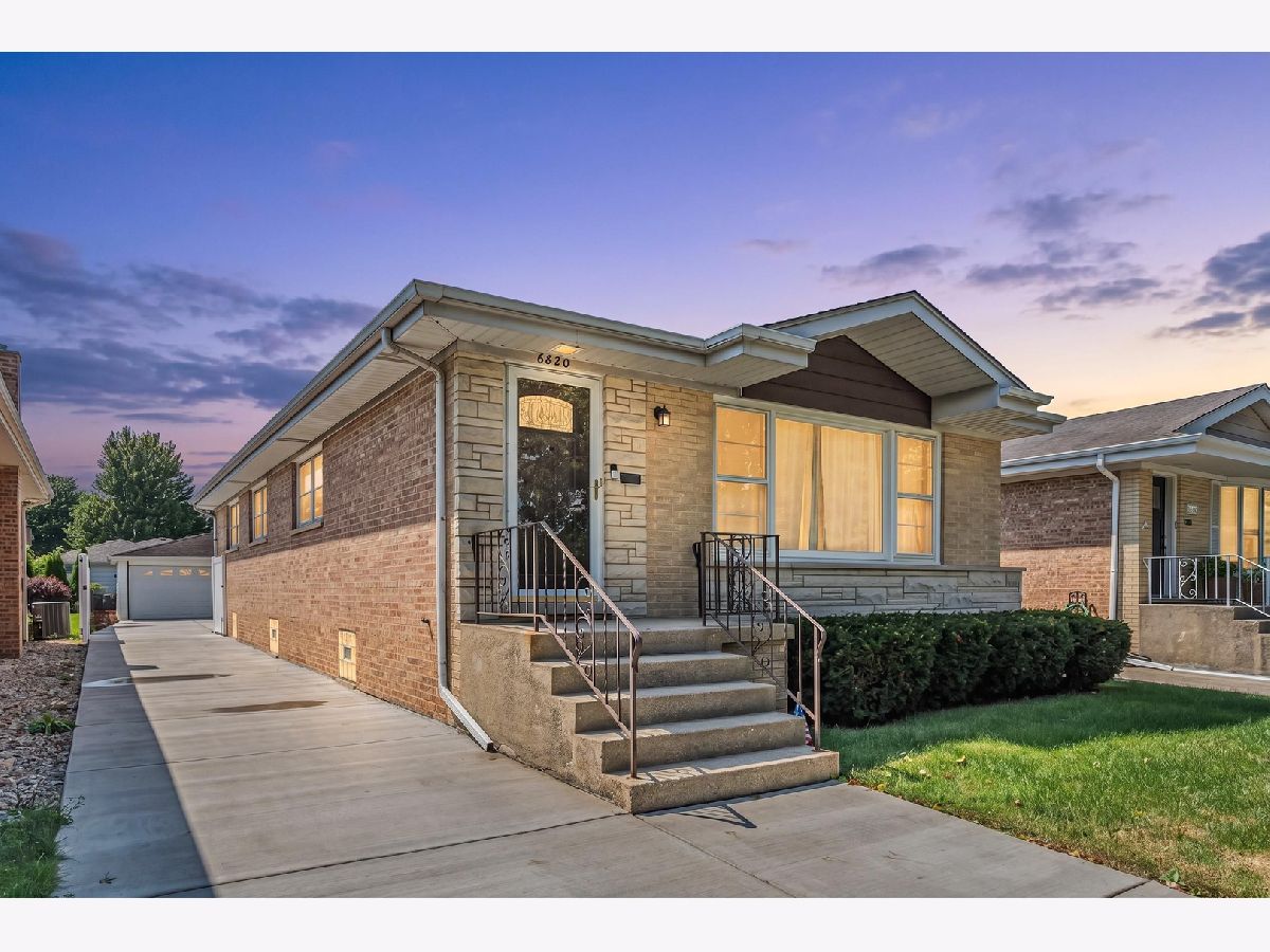  For Sale Chicago Illinois, 6820 Sauganash Avenue