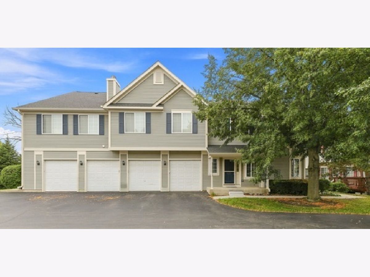  For Sale South Elgin Illinois, 3 Windsor Circle