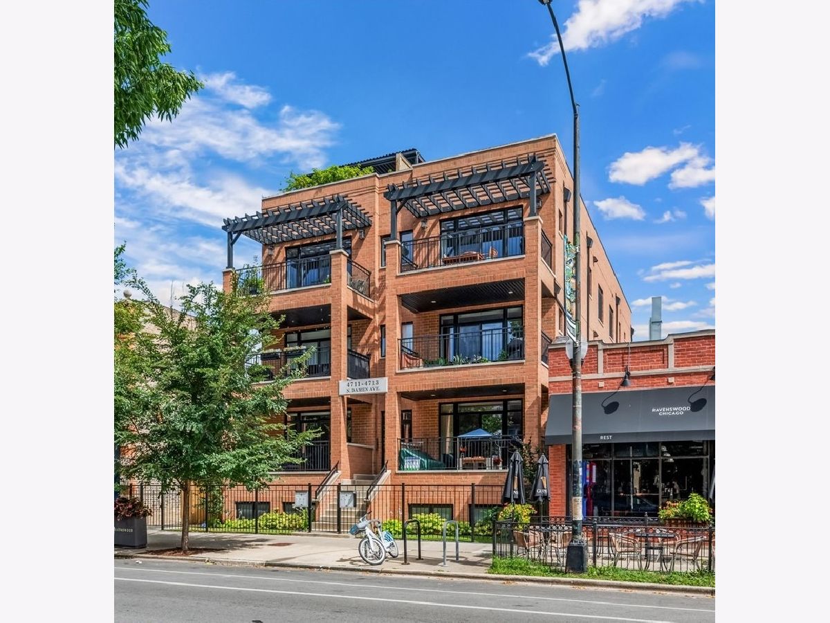  For Sale Chicago Illinois, 4713 Damen Avenue