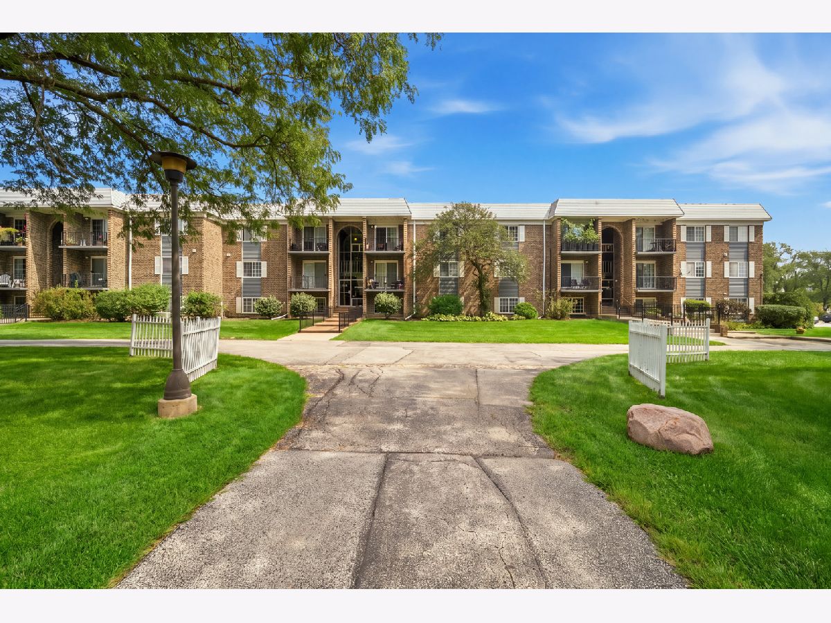  Rented Arlington Heights Illinois, 1531 Windsor