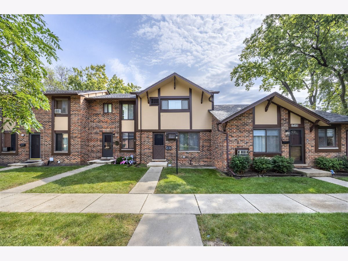 Townhomes & Condos For Sale Brandywine Villa Park Illinois, 1S137 Eliot Lane
