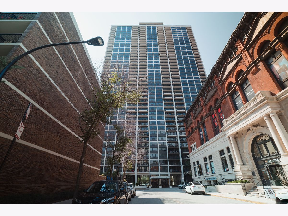 For Rent Chicago Illinois, 1560 Sandburg
