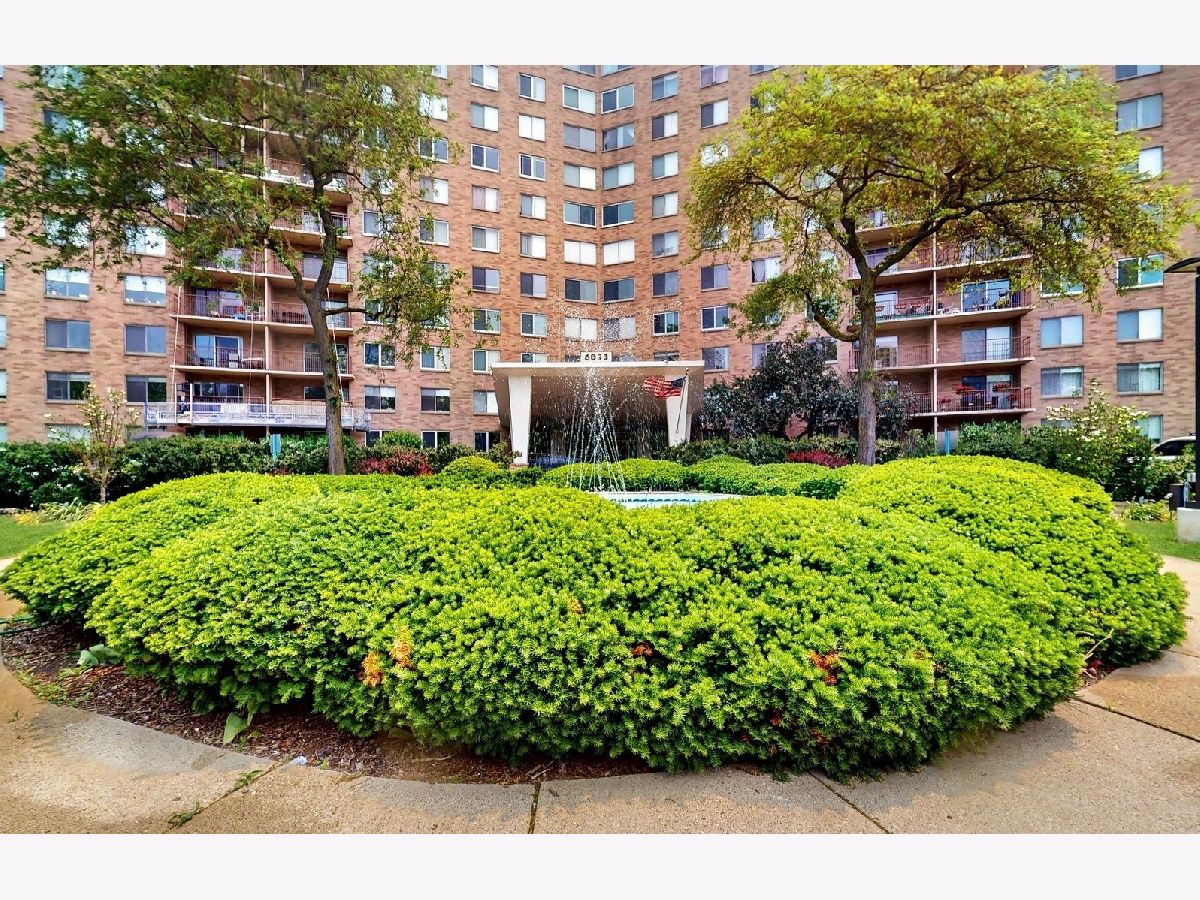 Condominiums For Sale Winston Towers Chicago Illinois, 6833 Kedzie Avenue