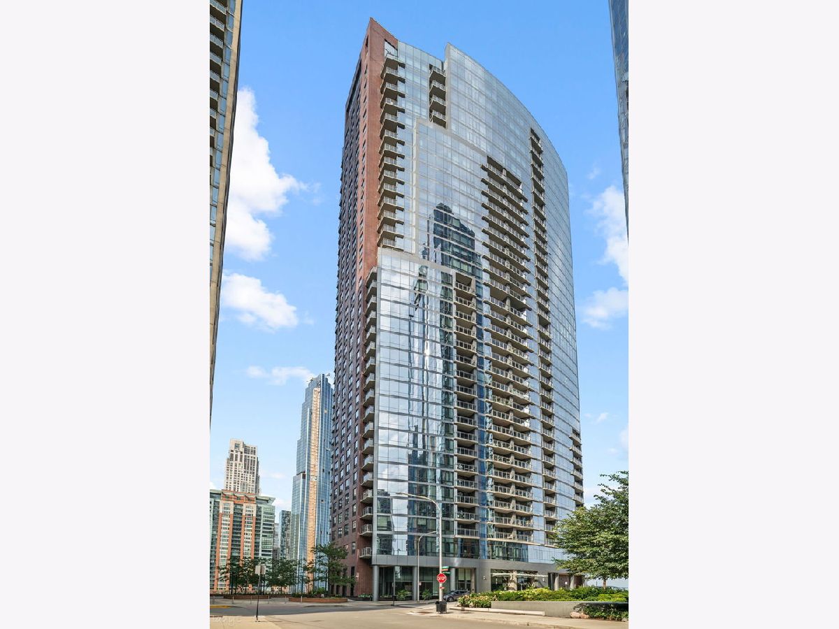  For Sale Chicago Illinois, 450 Waterside Drive