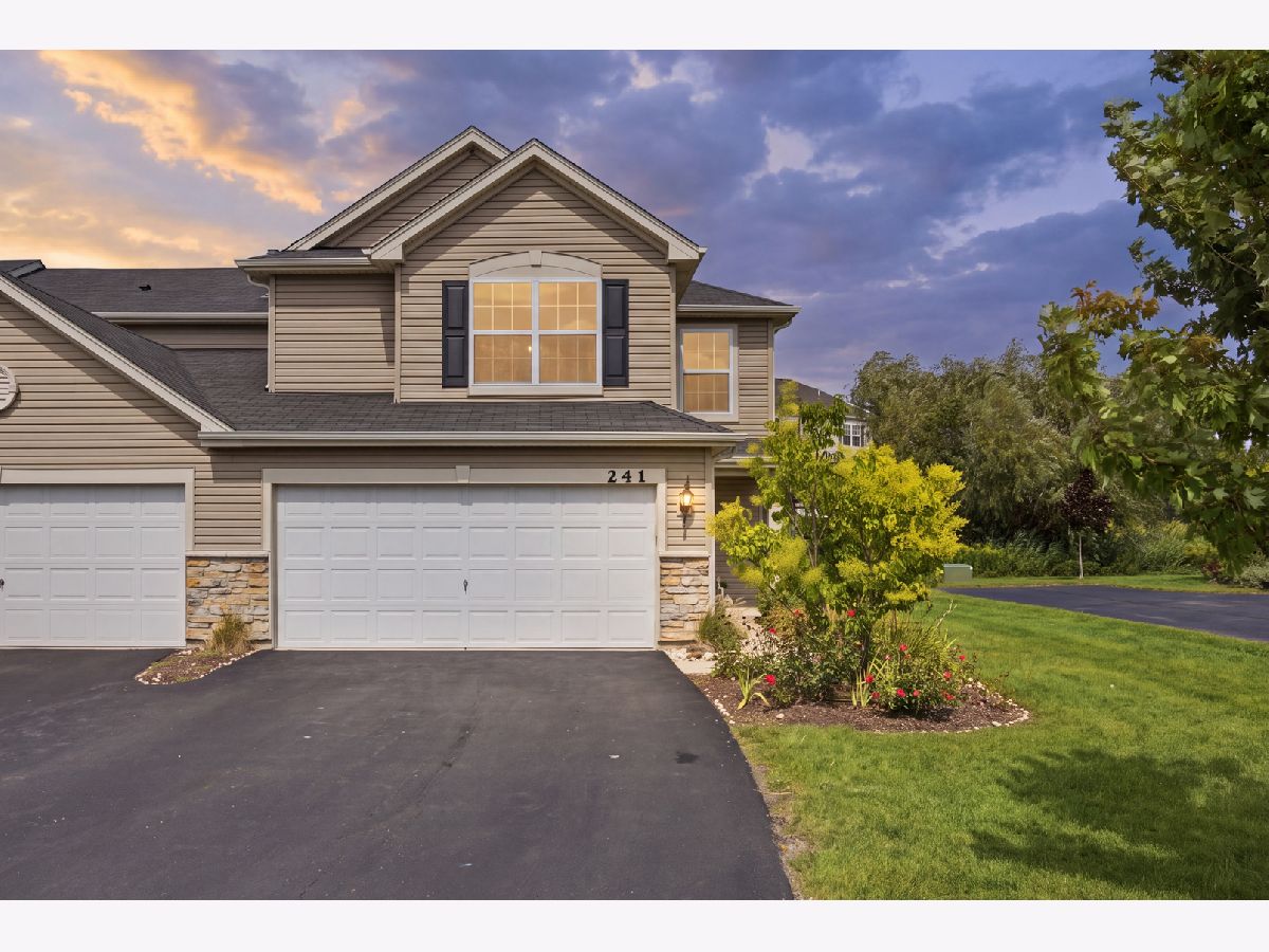  For Sale Woodstock Illinois, 241 Wild Meadow Lane