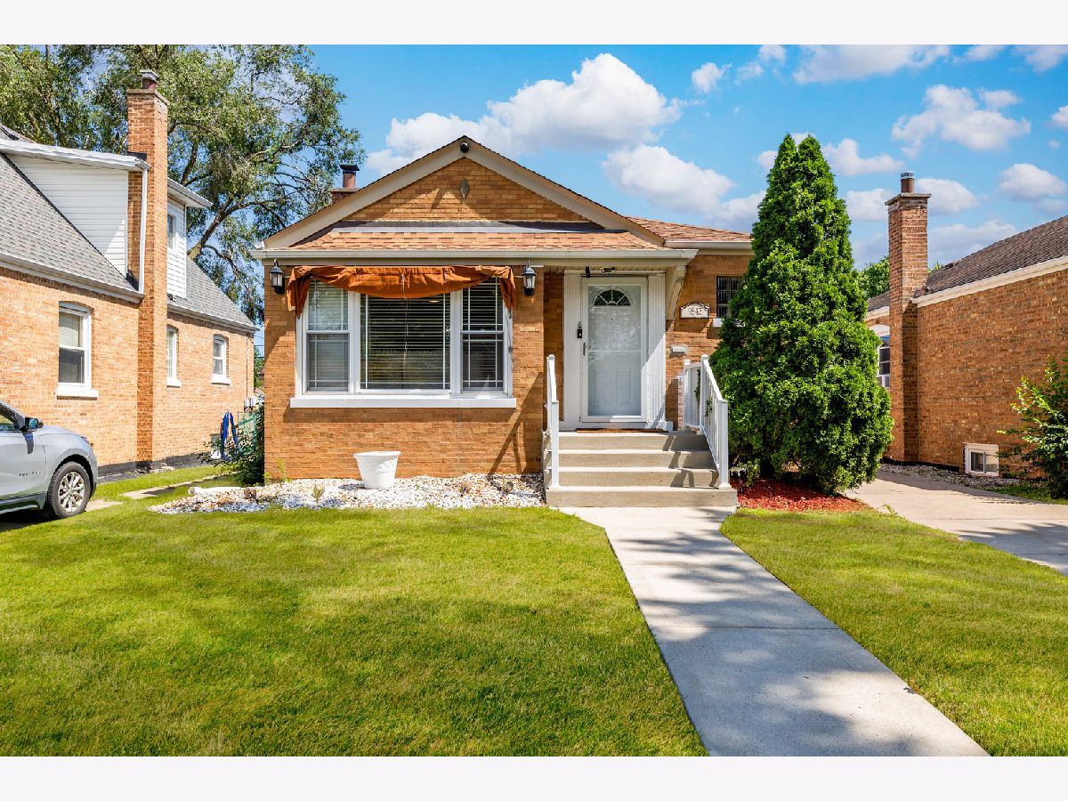  For Sale Evergreen Park Illinois, 9543 Mozart Street