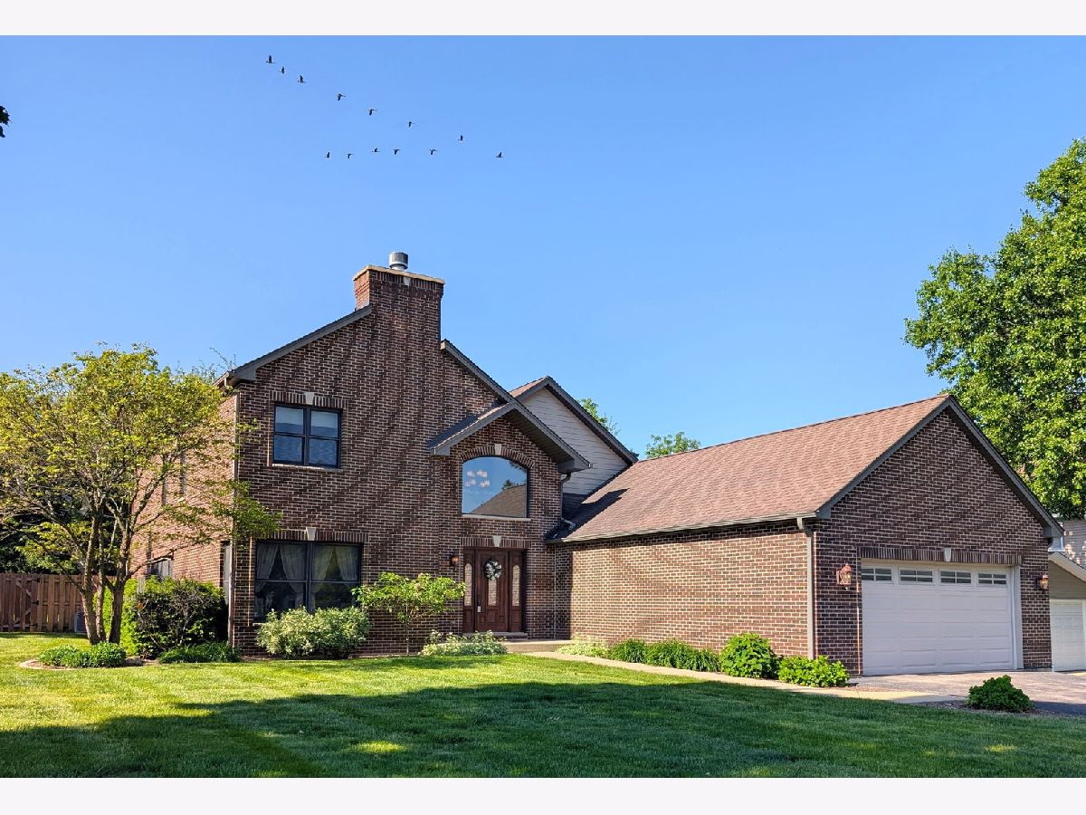  For Sale Roselle Illinois, 23w531 Walnut Street