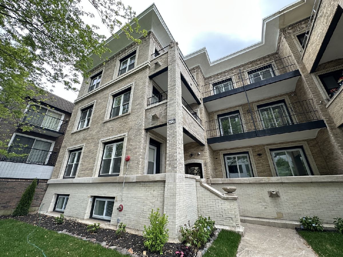 Rented Chicago Illinois, 4338 Clarendon