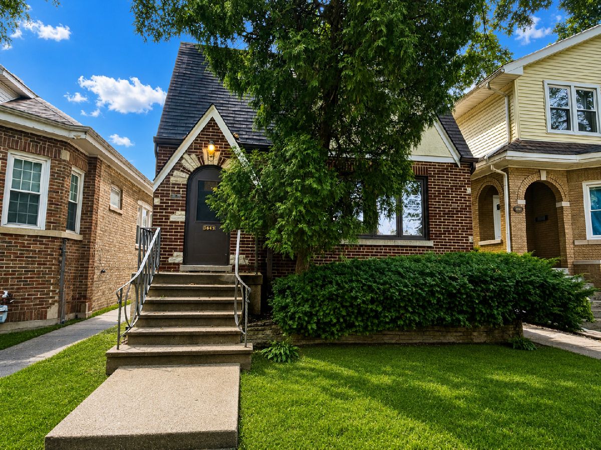  For Sale Chicago Illinois, 5649 Moody Avenue