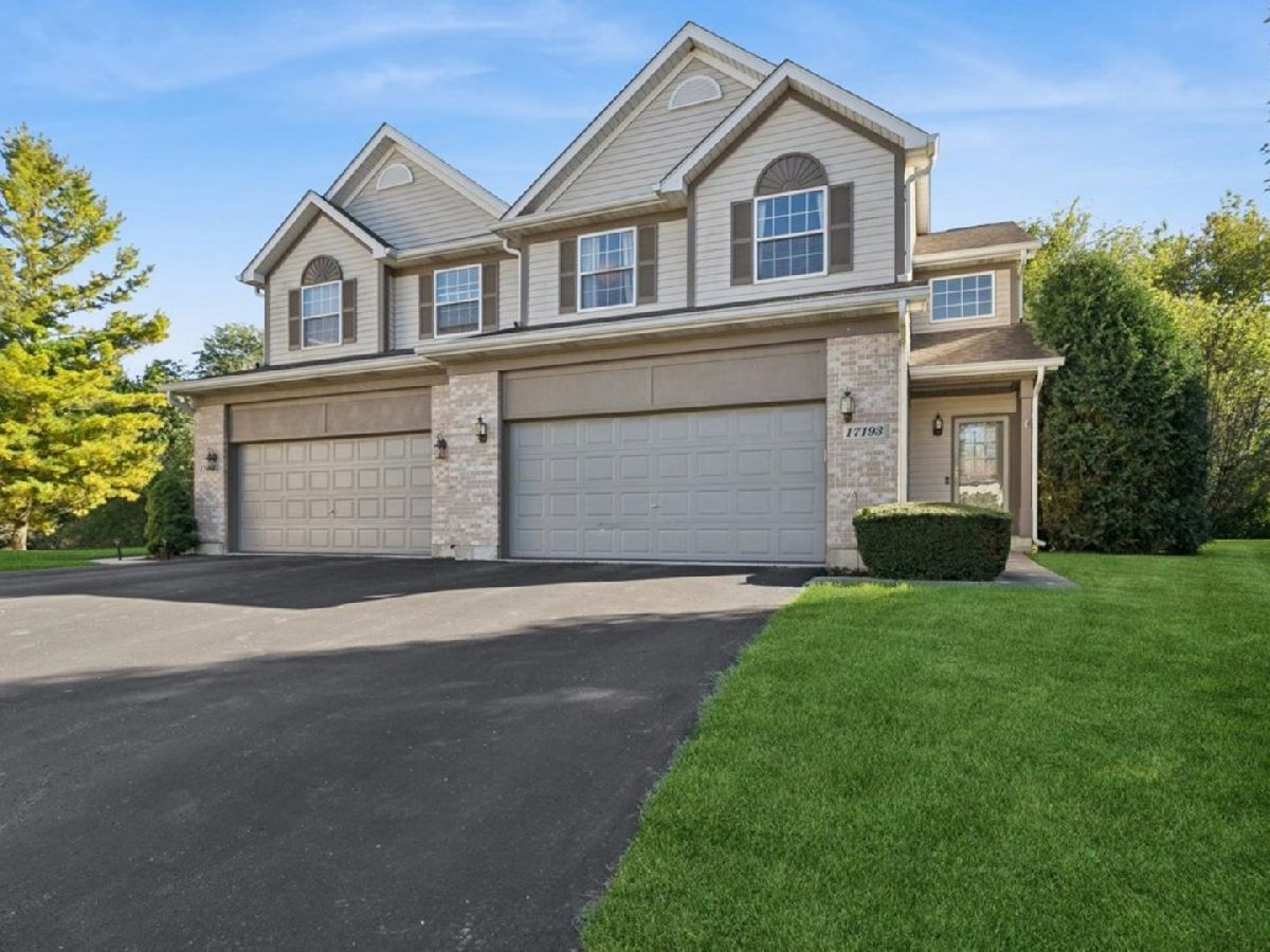  For Sale Libertyville Illinois, 17193 W Cunningham Court
