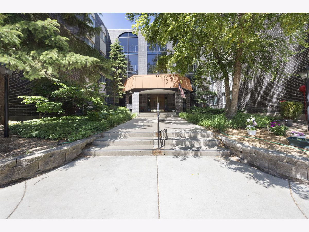  For Sale Skokie Illinois, 9530 Lamon Avenue
