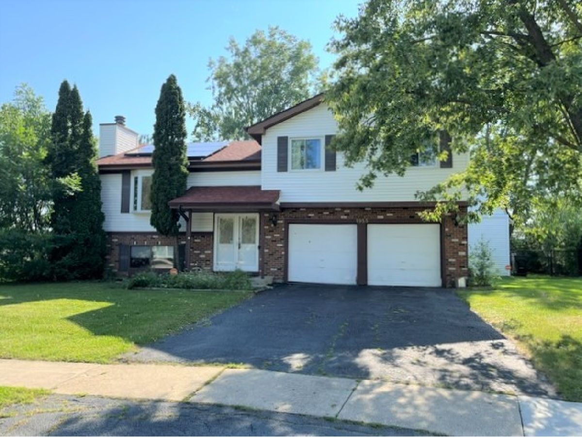  For Sale Hanover Park Illinois, 1955 Zeppelin Drive