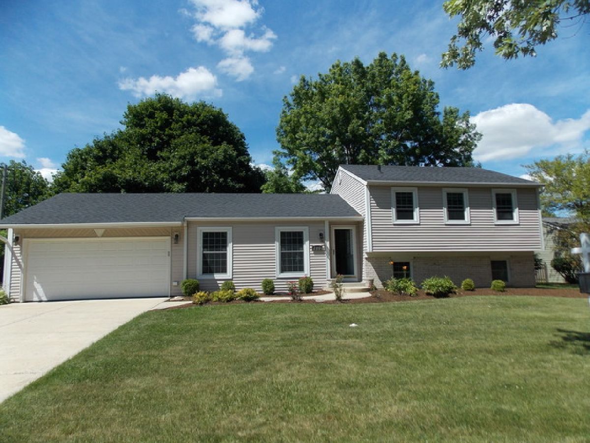 Homes & Condos & Townhomes For Rent Old Farm Naperville Illinois, 209 Cedarbrook