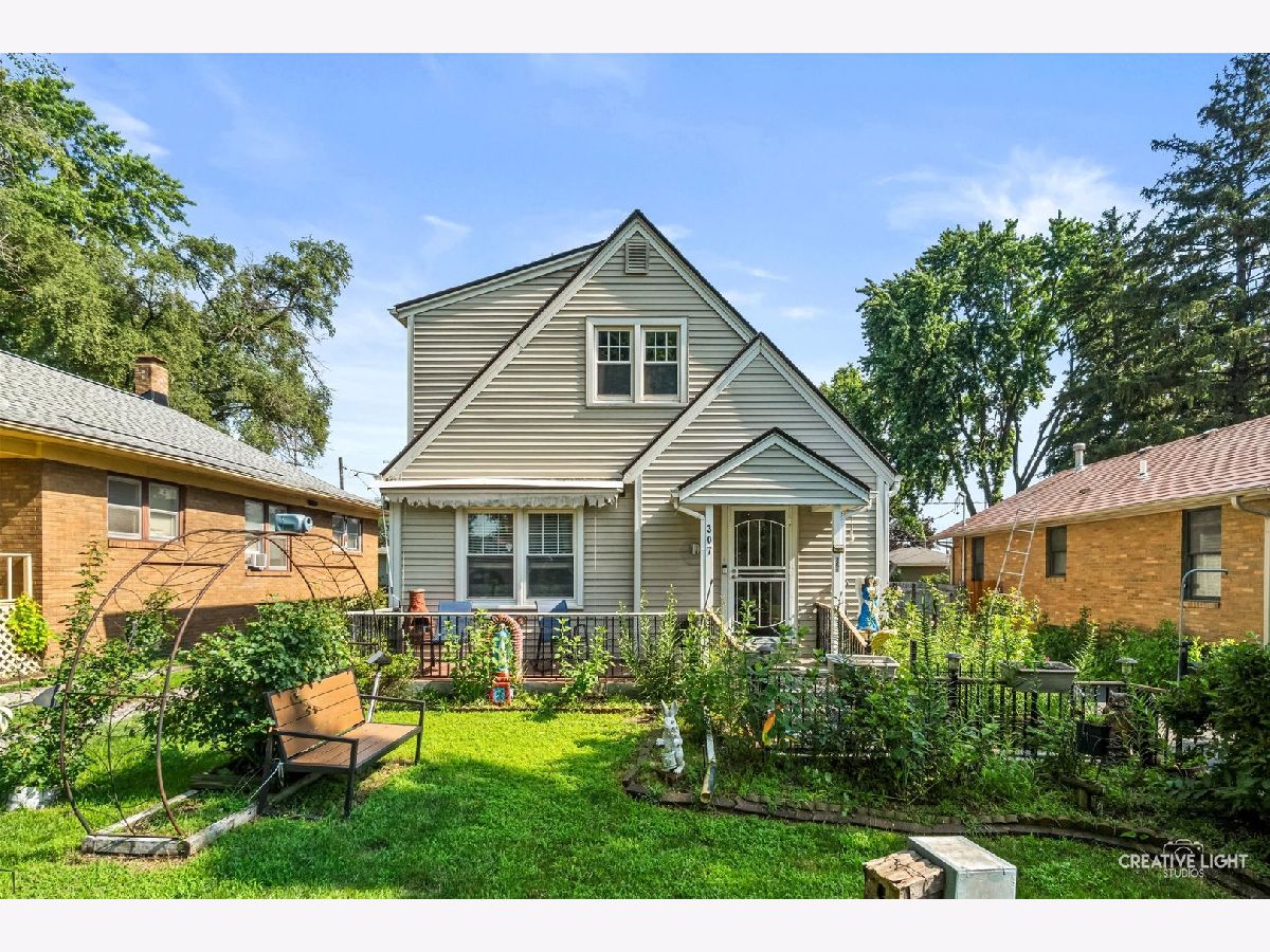  For Sale Aurora Illinois, 307 Lakelawn Boulevard