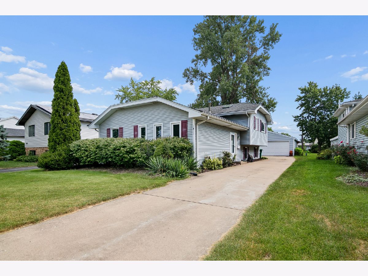  For Sale Lemont Illinois, 1011 Florence Street