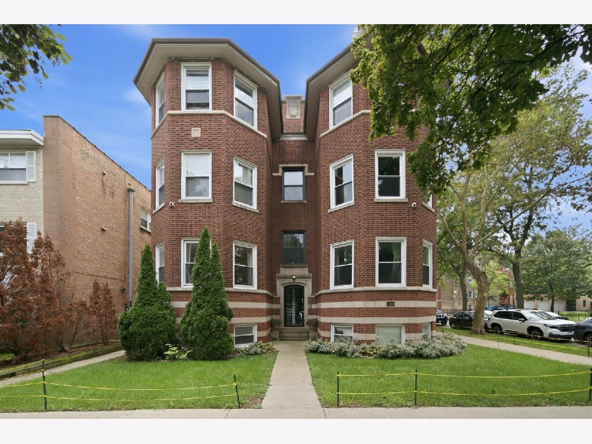  For Sale Chicago Illinois, 1647 Sherwin Avenue