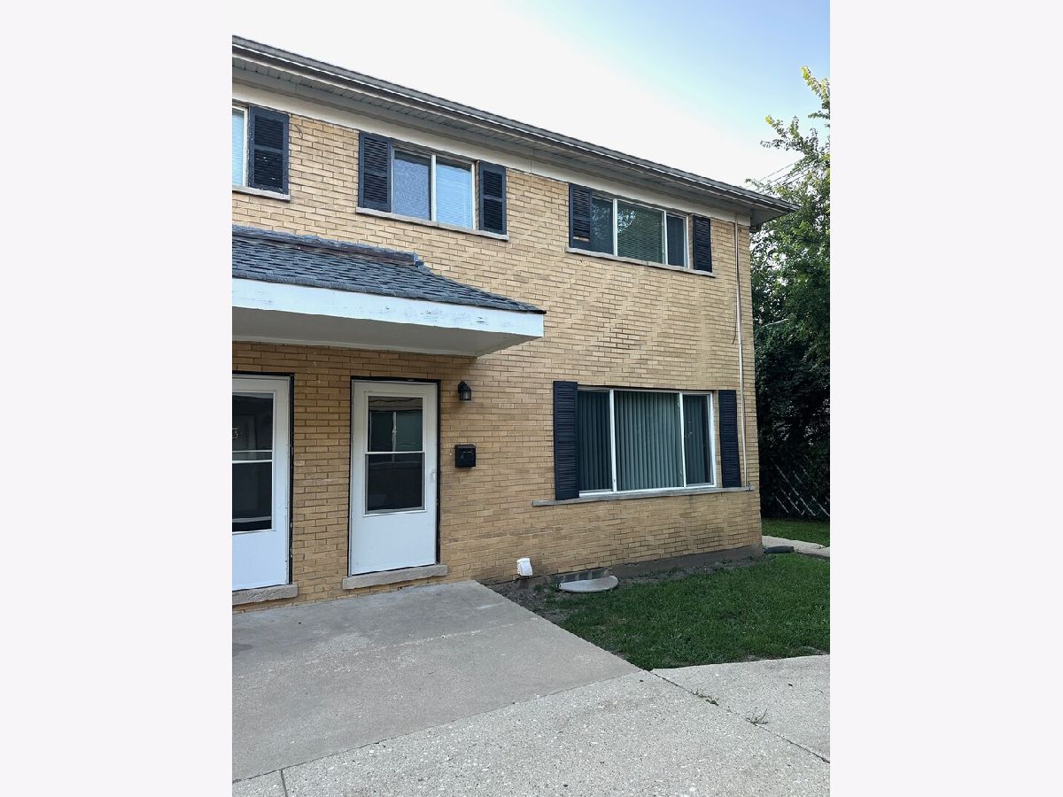  For Rent Wheaton Illinois, 1719 Roosevelt