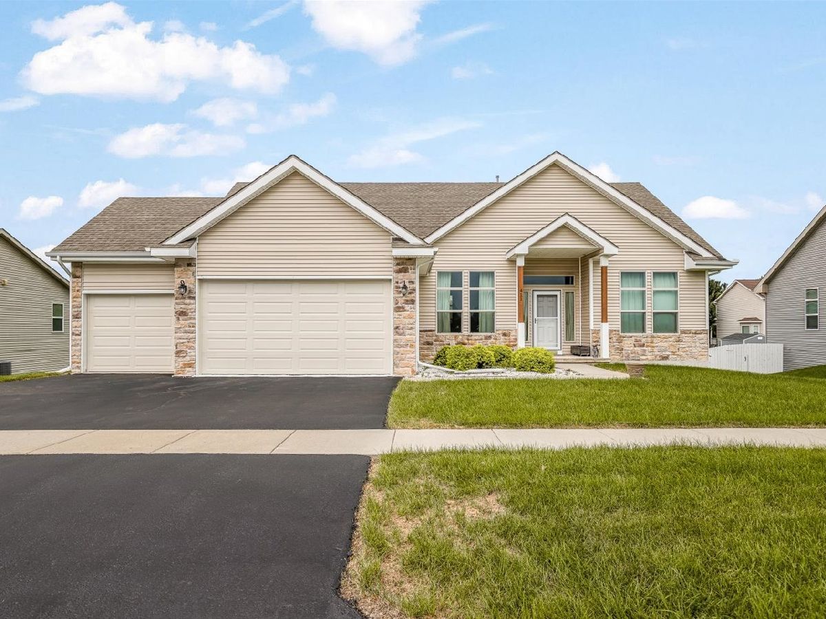  For Sale Poplar Grove Illinois, 411 Hughes Parkway