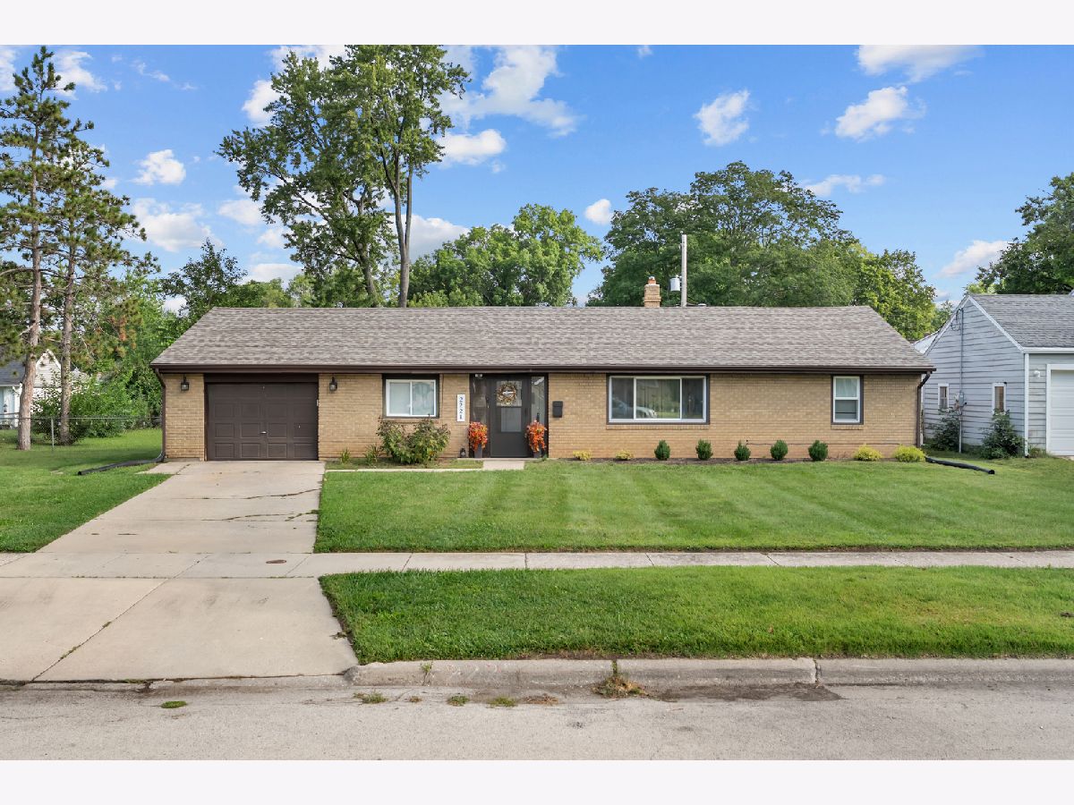  For Sale Rockford Illinois, 2221 Sharon Avenue
