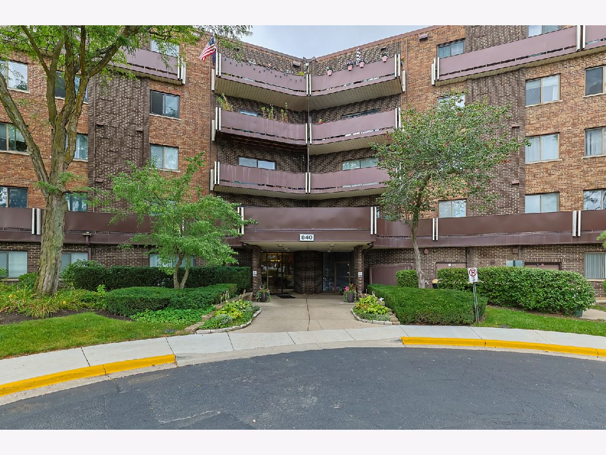  For Sale Elk Grove Village Illinois, 840 Wellington Avenue