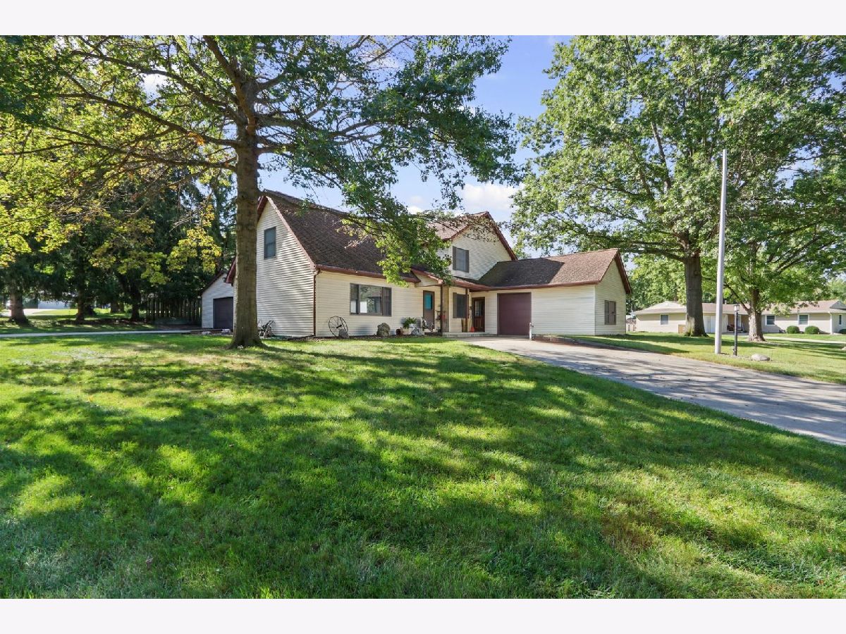  For Sale Mahomet Illinois, 1801 Lake Shore Drive