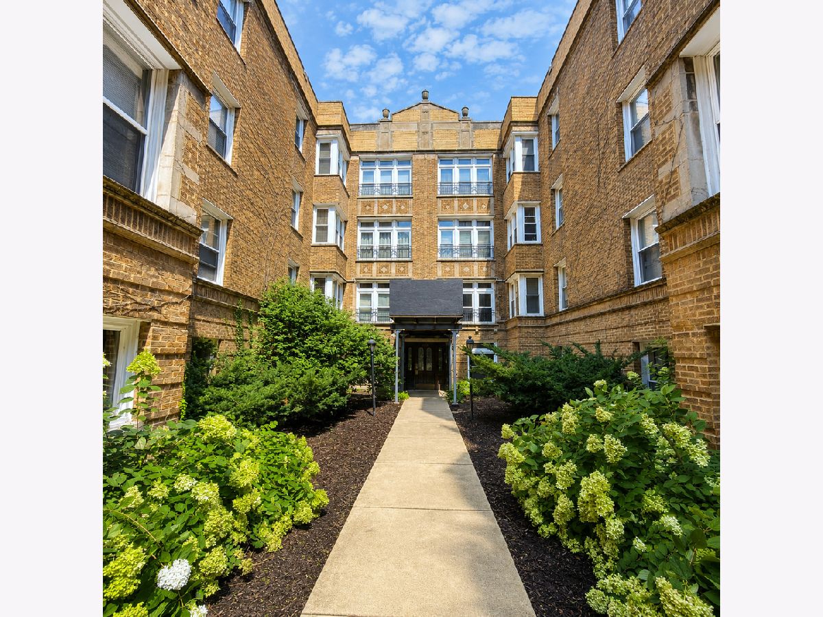  Rented Chicago Illinois, 1626 Farwell
